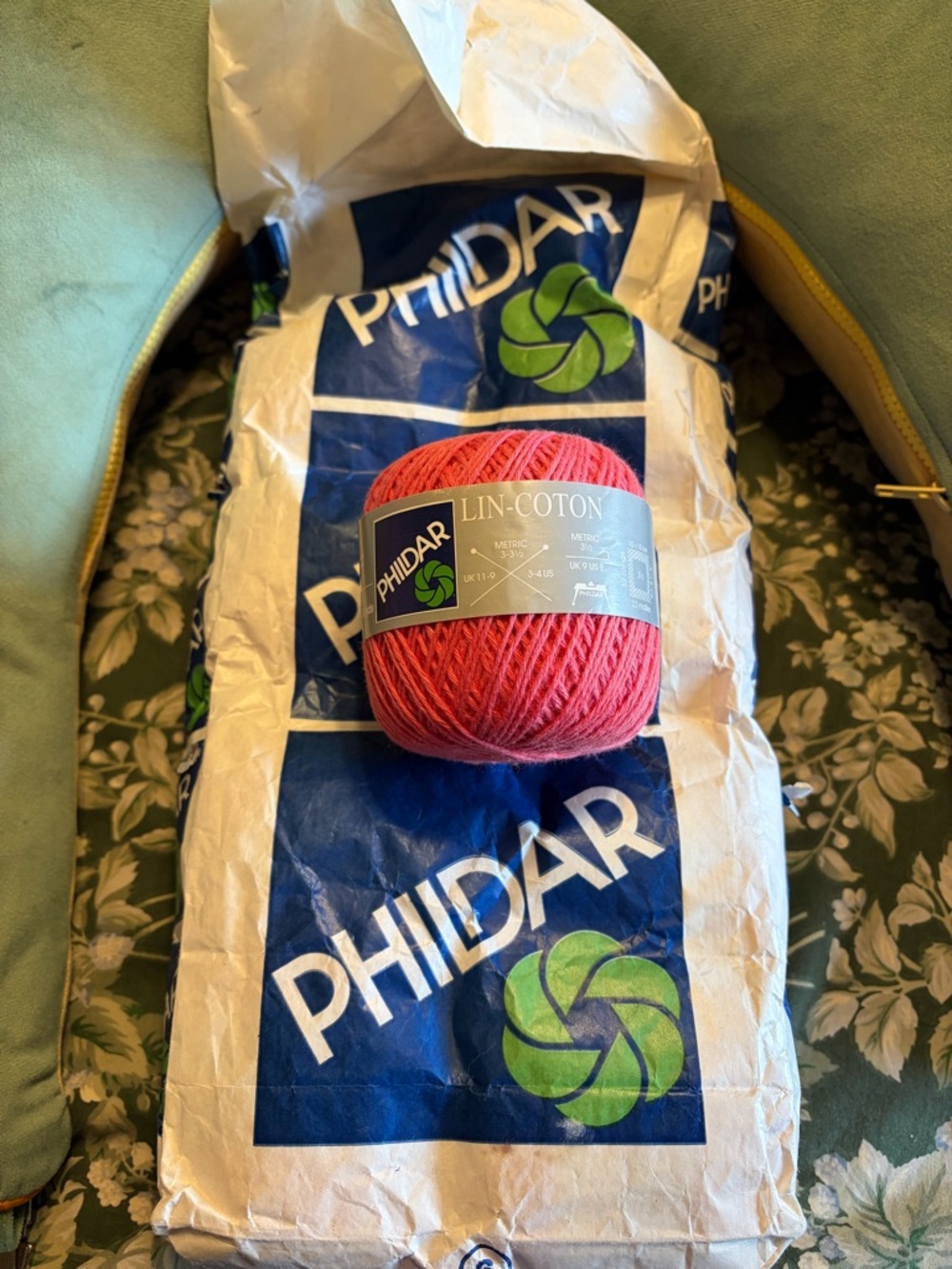 Phildar Lin-Coton Yarn - Coral Red stunning, azalea color. 10 balls new in paper